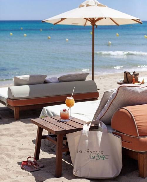 Os beach clubs mais concorridos de Saint Tropez em 2023 | GlueGlue